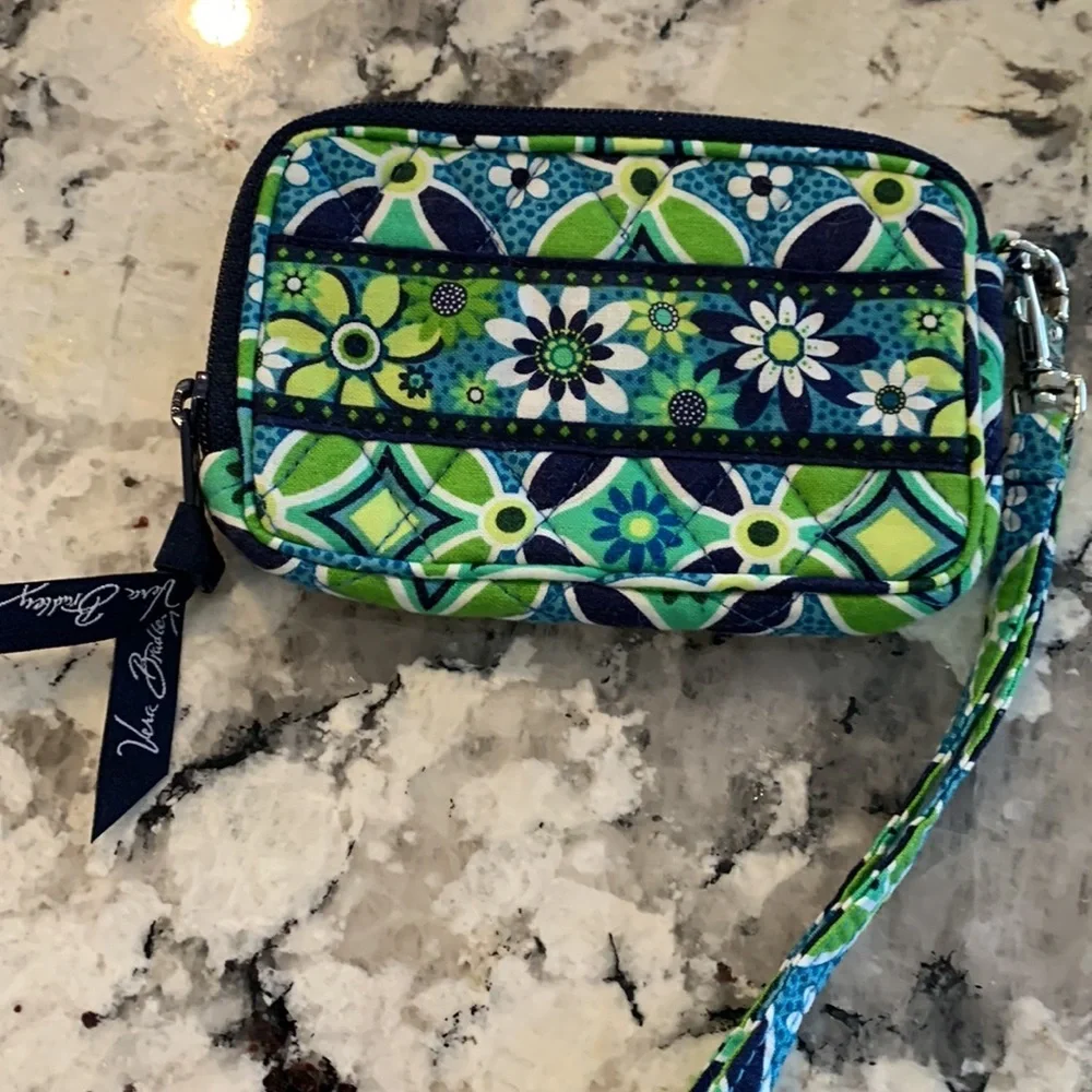Brand New Vera‎ Bradley wristlet, keychain & storage zip bag green/blue floral